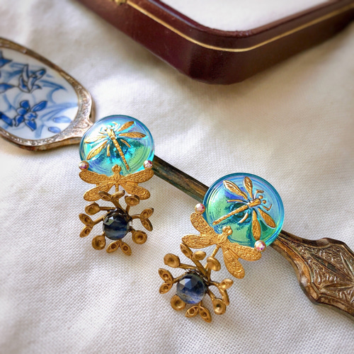 ✽ 虫愛づる王女の耳飾り ✽.｡.:* チェコガラスボタン イヤリング
