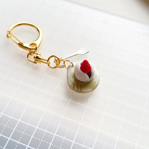 ミニチュアキーホルダー】いちご大福 キーホルダー mifon 通販