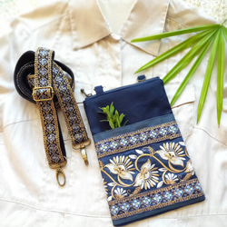 インド刺繍リボンのサコッシュ&ショルダーストラップ&ハンドストラップ2種類の4点セット(スマホポーチ・スマホショルダー) 2枚目の画像