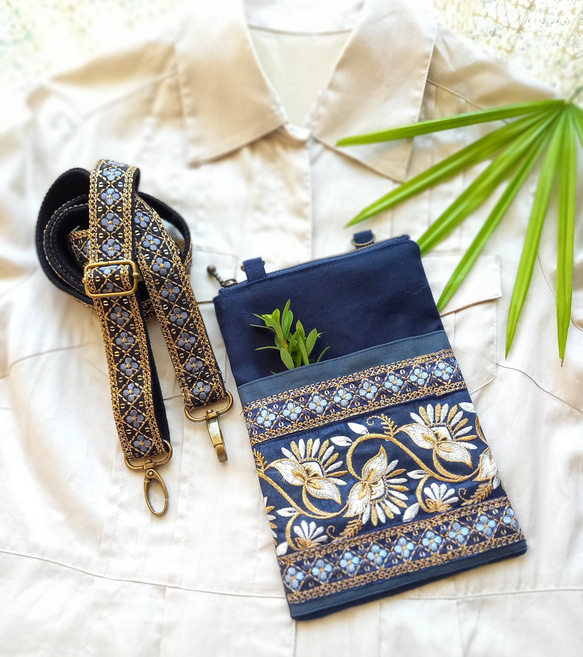 インド刺繍リボンのサコッシュ&ショルダーストラップ&ハンドストラップ2種類の4点セット(スマホポーチ・スマホショルダー) 2枚目の画像