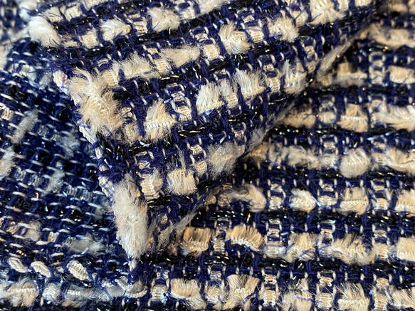 新商品！イギリスより『リントン社　シャネル・ツイード　ブルー系』～136㎝巾×10㎝単位でカット～ 3枚目の画像