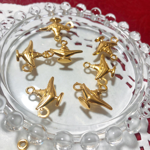 10個 ゴールド 魔法のランプ アラジン パーツ チャーム アモール