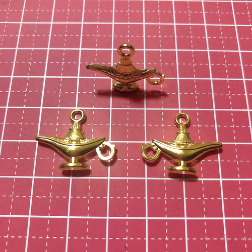 10個 ゴールド 魔法のランプ アラジン パーツ チャーム アモール