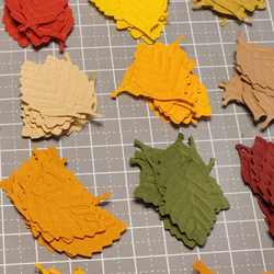 【受注製作】【送料無料】クラフトパンチ・リーフ型　秋色２００枚セット 2枚目の画像