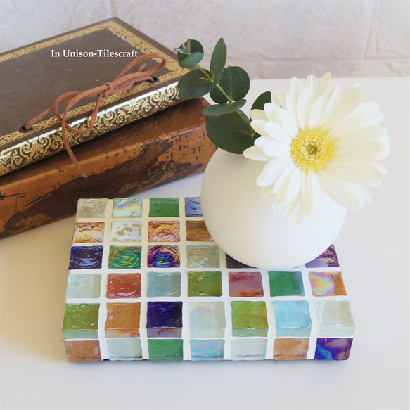 特集掲載☆カラフルMix ガラスモザイクタイルのディスプレイトレイmini（飾り台・小物置き）【受注制作】 11枚目の画像