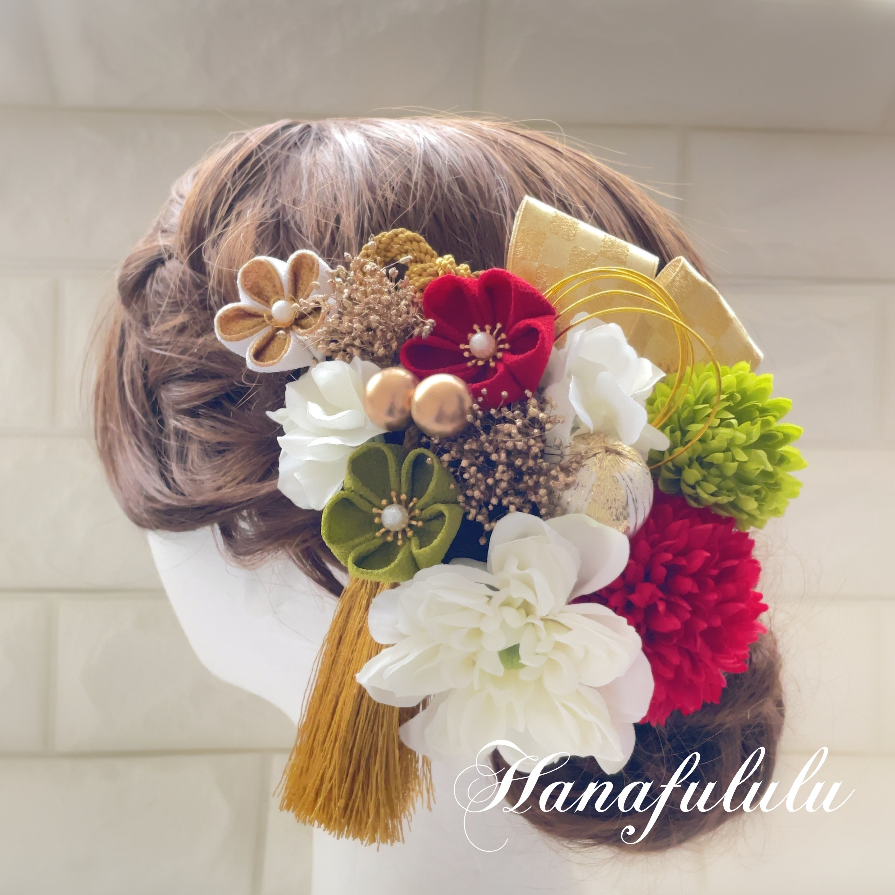 白＊金 かすみ草 つまみ細工 髪飾り  成人式 結婚式