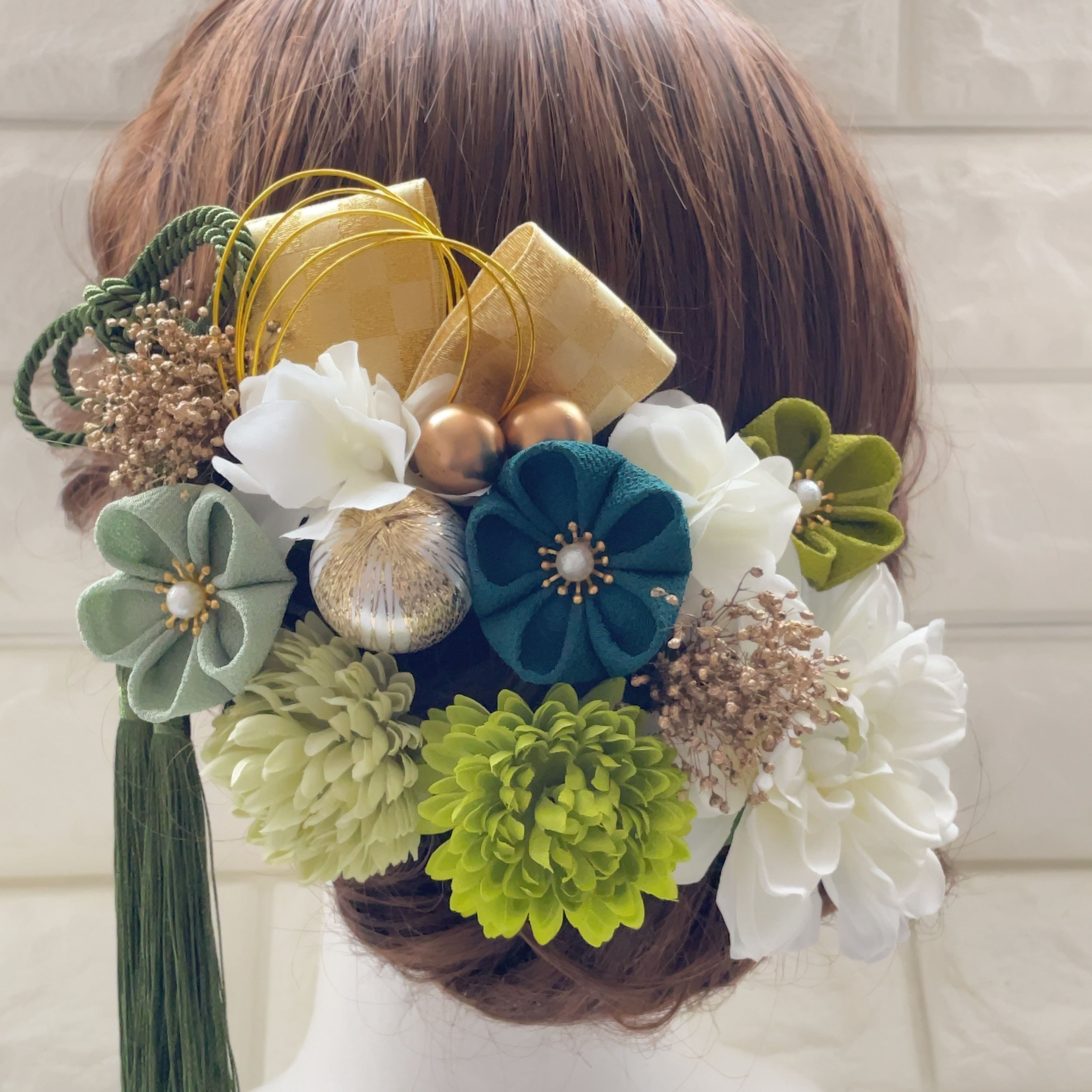緑＊白＊金 かすみ草 つまみ細工 髪飾り  成人式 結婚式