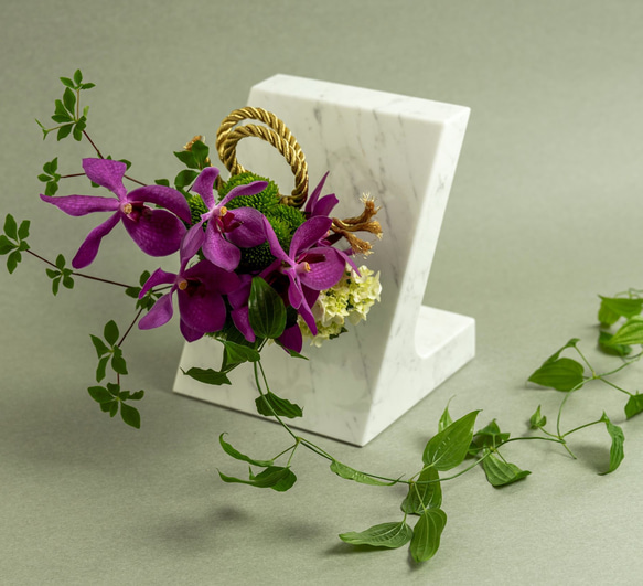 【石翔花】～ori 白～天然大理石と真鍮の花器 石翔花