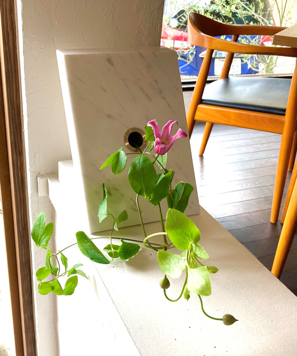 【石翔花】～ori 白～天然大理石と真鍮の花器 石翔花