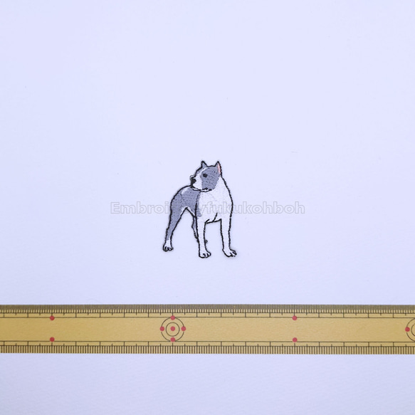 振り向くピットブル　刺繍ワッペン　犬ワッペン　 7枚目の画像