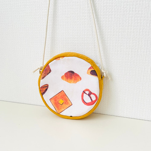 即納可能】首から下げられる子ども財布 パン×マスタード その他ミニ