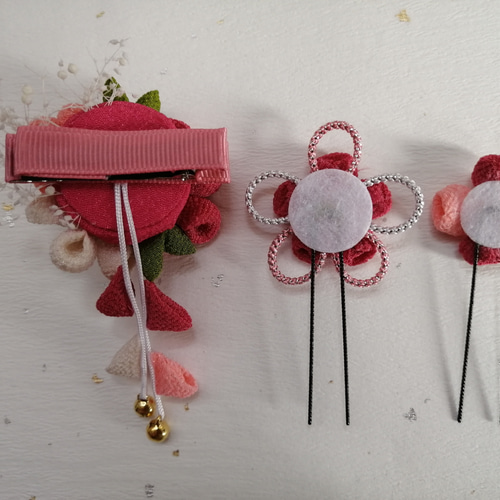 つまみ細工 七五三 髪飾り 三歳 濃いピンク ③ なずな屋 かんざし