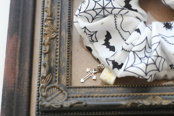 幽靈躲貓貓－天使白－原創印花設計－萬聖節－手作 大腸圈 髮圈 第4張的照片