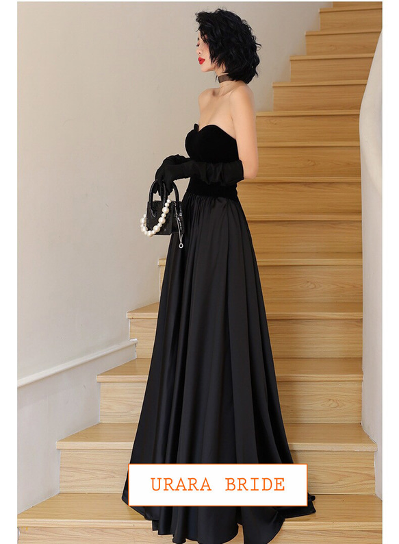 ブラック チューブトップ ウエディングドレス 2枚目の画像