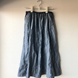 (受注制作)刺繍デニムのギャザースカート　フリーサイズ　 1枚目の画像
