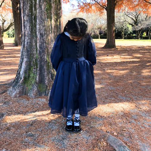 子ども用】くるみボタンがならんだ長袖フォーマルワンピース 110