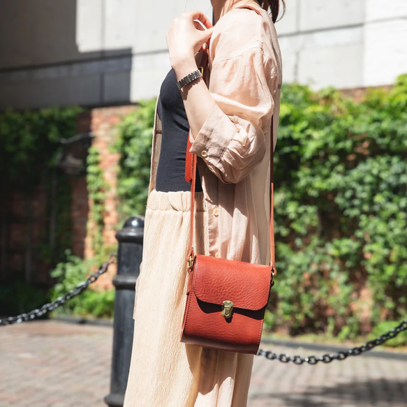 革鞄 ショルダーバッグ レザーバッグ イタリアンレザー 可愛い 本革 