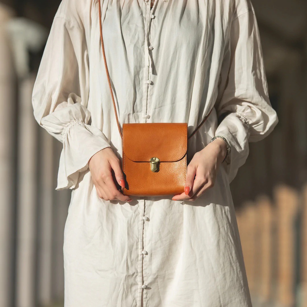 革鞄 ショルダーバッグ レザーバッグ イタリアンレザー 可愛い 本革 小さい