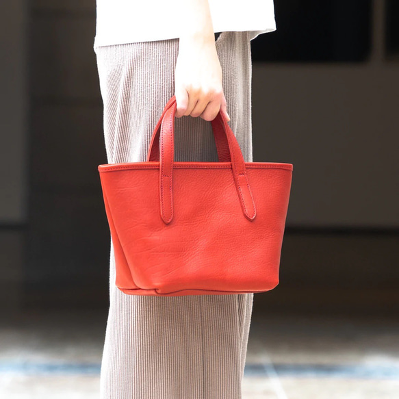 未使用【オルランド】イタリアンレザーショルダートート/A５　レッド赤　本革　牛革 革鞄 トートバッグ レザーバッグ イタリアンレザー おしゃれ 本革