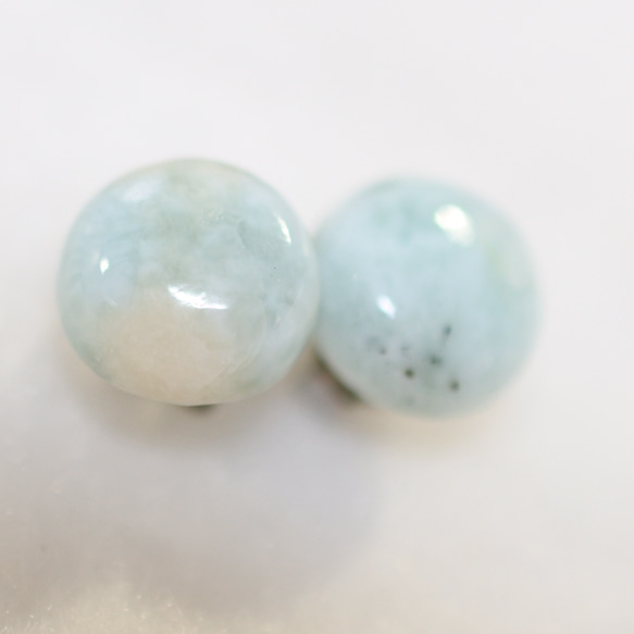 （獨一無二的商品，出口）Larimar 耳釘，9 毫米（鈦柱） 第2張的照片