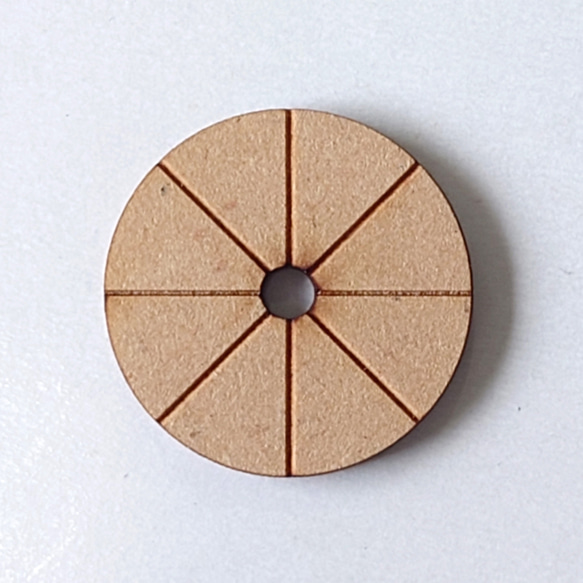 チャルカ 糸ボタン土台　糸ボタンベース　5個セット（丸／穴小） 無塗装（MDF） ハンドメイド材料【HMO00005】 2枚目の画像