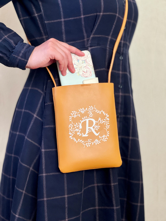 オリジナルアート スマホショルダー 【＊選べるカラー・イニシャル＊】 スマホポーチ スマホポシェット ミニバッグ 5枚目の画像