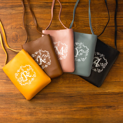 オリジナルアート スマホショルダー 【＊選べるカラー・イニシャル＊】 スマホポーチ スマホポシェット ミニバッグ 1枚目の画像