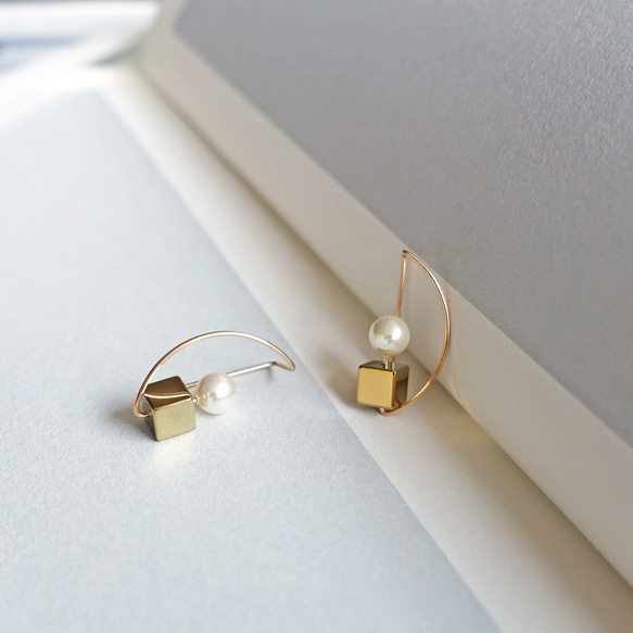 K14gf スカラップ・ピアス　ホワイトパール 2枚目の画像