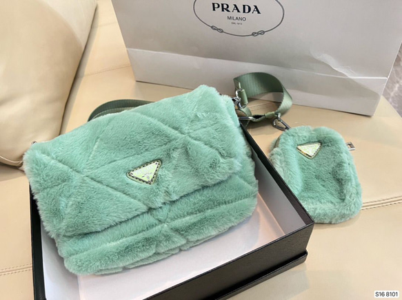 PRADAプラダシショルダーバッグ ショルダーバッグ 麦麦 通販｜Creema  