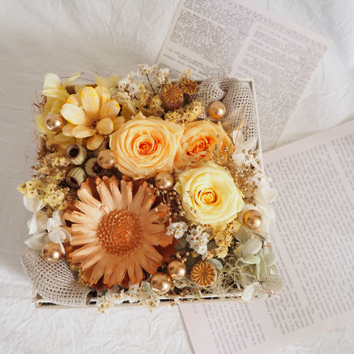 そのまま飾れる プリザーブドフラワーのボックスアレンジ box