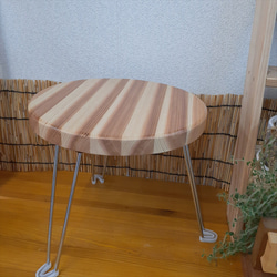 ミニテーブル　丸テーブル　折り畳みテーブル　杉無垢材集成　天然木 5枚目の画像