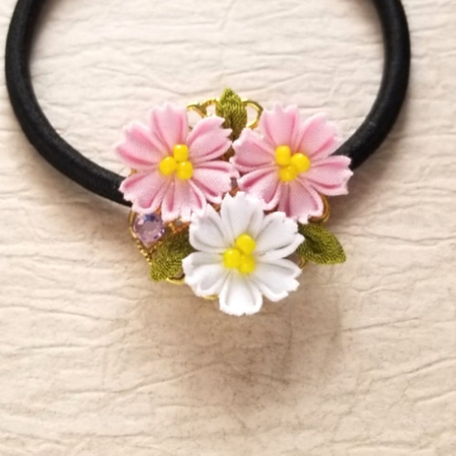 秋 コスモス ニュアンスカラー ダークグリーン フラワーレジンヘアゴム 秋 コスモス ニュアンスカラー ダークグリーン フラワーレジン