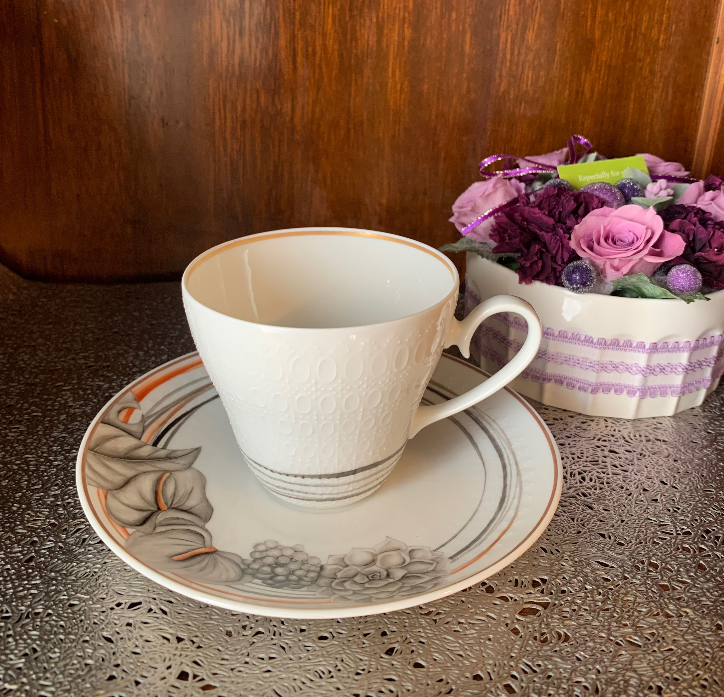 アンセリウム　カップ　黒　赤　シック　夏