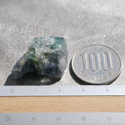 天然石約7.4g最大幅約28mmダイアナマリア鉱山産フローライト結晶原石グリーン強蛍光[dmfl-220926-03] 8枚目の画像