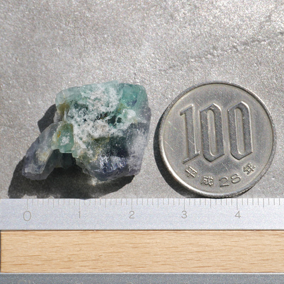 天然石約7.4g最大幅約28mmダイアナマリア鉱山産フローライト結晶原石グリーン強蛍光[dmfl-220926-03] 7枚目の画像