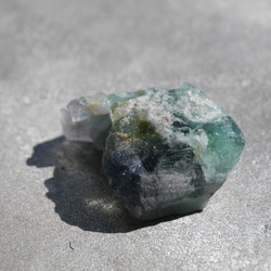 天然石約7.4g最大幅約28mmダイアナマリア鉱山産フローライト結晶原石グリーン強蛍光[dmfl-220926-03] 11枚目の画像