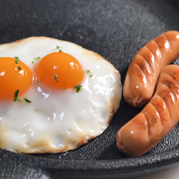 アクセサリートレイスキレット風♡フェイクフード、ミニチュア、食品サンプル、目玉焼き、朝食、ギフト 4枚目の画像