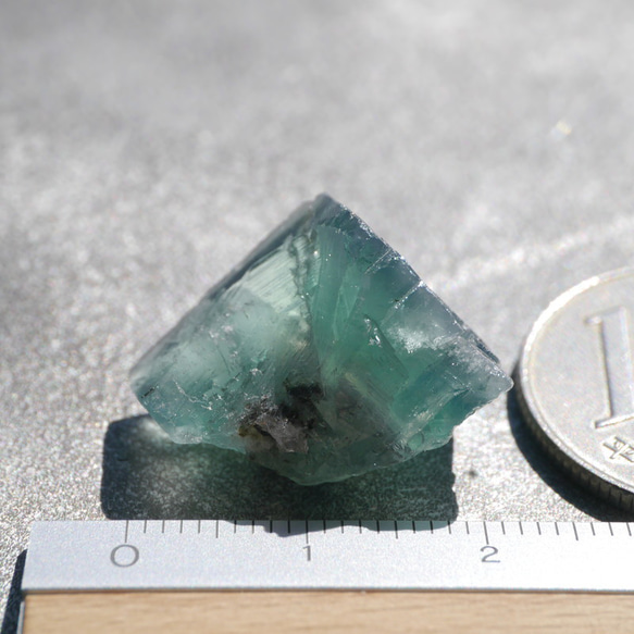 天然石約5.2g最大幅約21mmダイアナマリア鉱山産フローライト結晶原石グリーン強蛍光[dmfl-220926-05] 13枚目の画像