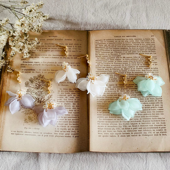 チェルビック フラワーぺタル じゃらじゃらピアス イヤリング 花びら