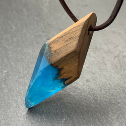 ウッドレジン「幻想的なペンダント」SN_0005 ネックレス・ペンダント