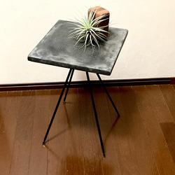 リビングテーブル・アイアンサイドテーブル　スプートニク　モルタル天板・カフェテーブル・鉄脚 18枚目の画像