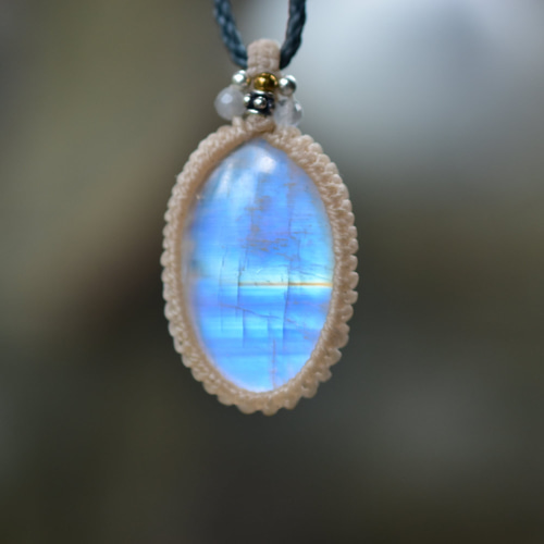 虹色グラデーション☆高品質☆レインボームーンストーン マクラメ