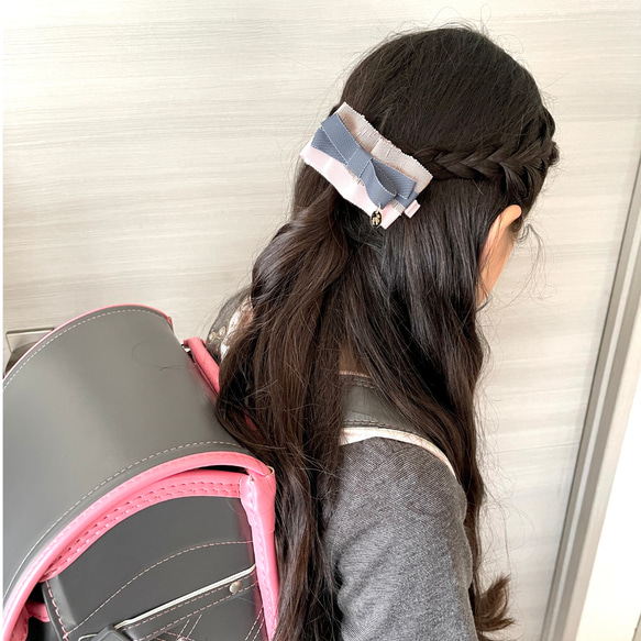 【卒業式　入学式　リボン　フリル　ヘアピン　フォーマル　上品　シック　大人可愛い】レイヤーカラーリボンピン 2枚目の画像