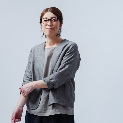 wafu ヘリンボーン織りリネン ノーカラージャケット wafu ヘリンボーン