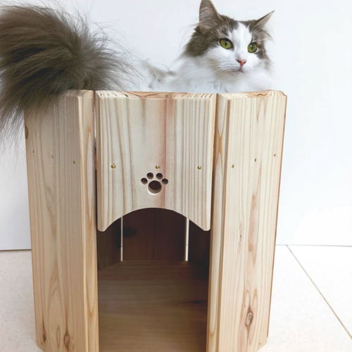 猫のための木製二段ベッド｜ネコモノ帳