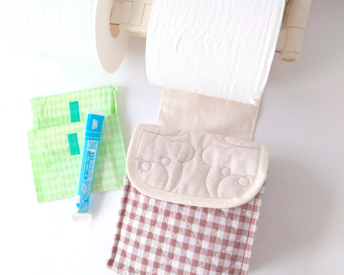 ナプキンが取りやすい♡トイレットペーパーホルダーに取り付けられる