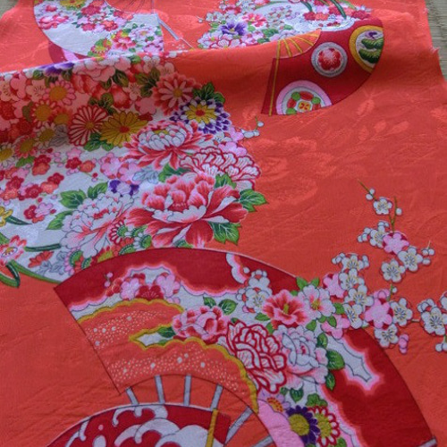 古布＊正絹綸子縮緬＊杏子色に扇・花くす玉＊33x149cm＊はぎれ 