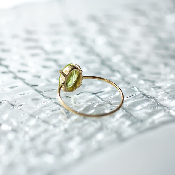 K18 金綠寶石 8 毫米橢圓形爪形戒指 ~ Artemis 第6張的照片