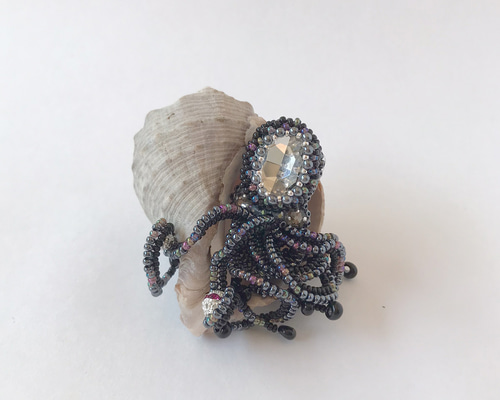 タケコブター コアラ スイカビーズ 刺繍 ブローチ ハンドメイド 公式ショップ】 コアラ タケコブター 刺繍 ハンドメイド スイカ