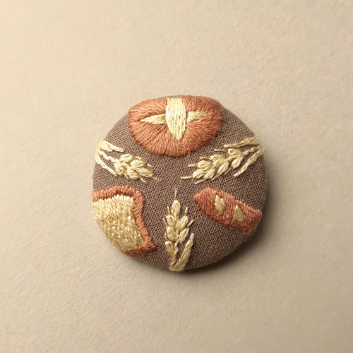 パンと小麦 刺繍ブローチ ブローチ カメヤイセドウ 通販